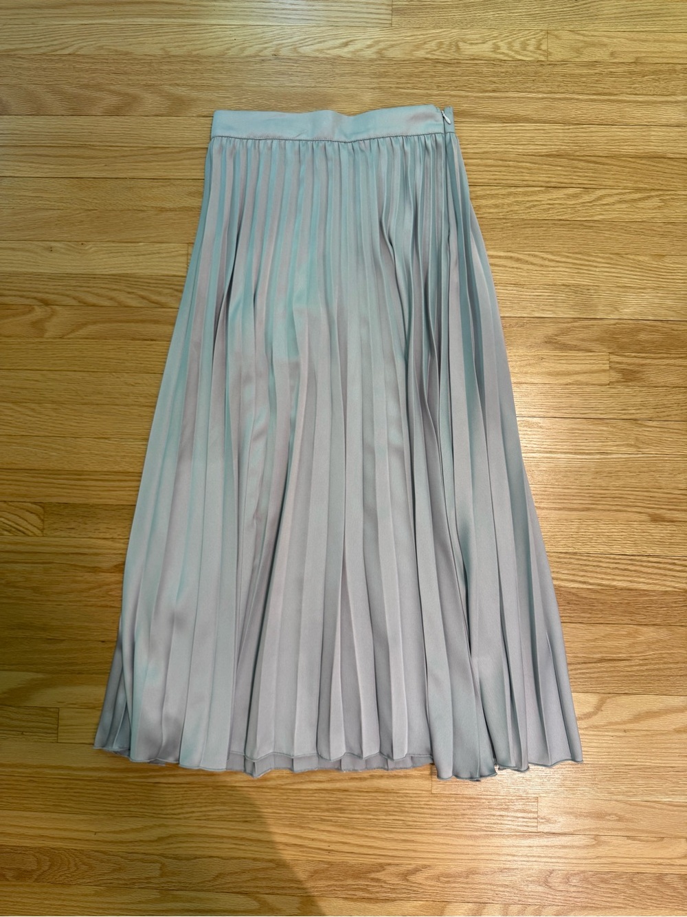 Pleated Midi Skirt in Light Gray